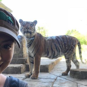 Meet your Posher, April